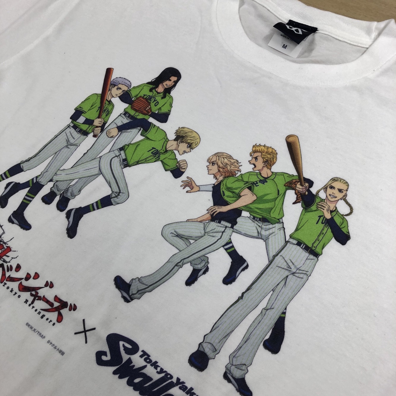 【2024BF】Swallows×東京リベンジャーズTシャツ（イラスト/燕パワー）ホワイト　集合