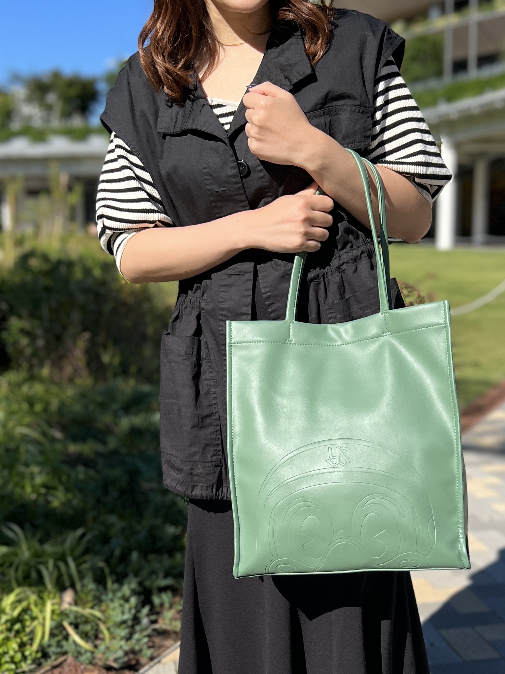 つば九郎型押し合皮トート | 東京ヤクルトスワローズ オフィシャル