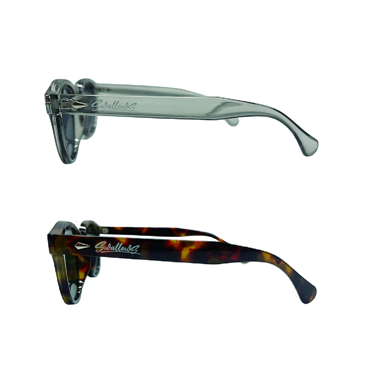 【スワサマ新商品】サングラス（ケース付き） 2色