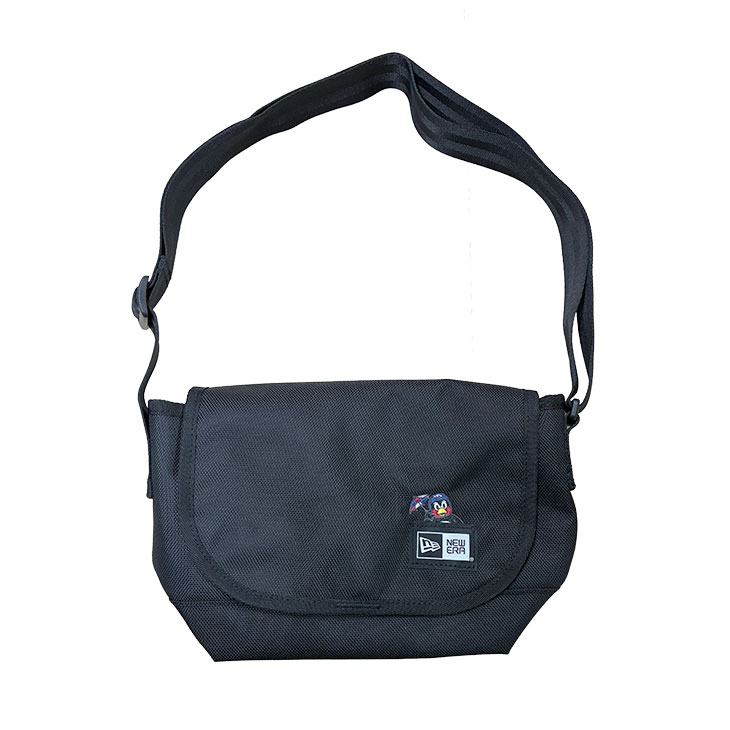 【2026年4月つばの日】ミニメッセンジャーバッグ NEWERA×2896BOXロゴ（BLACK）