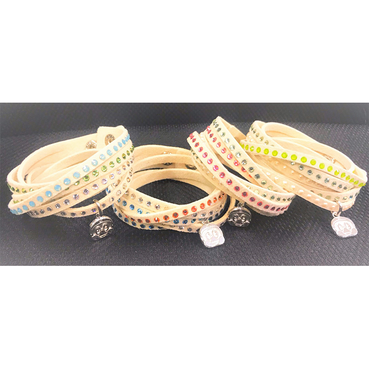 【2024BF】スエード調合皮 スワロフスキーつば九郎クリスタルブレスレット